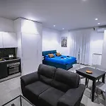 De Luca 6 - Vinto House Collections * Салерно