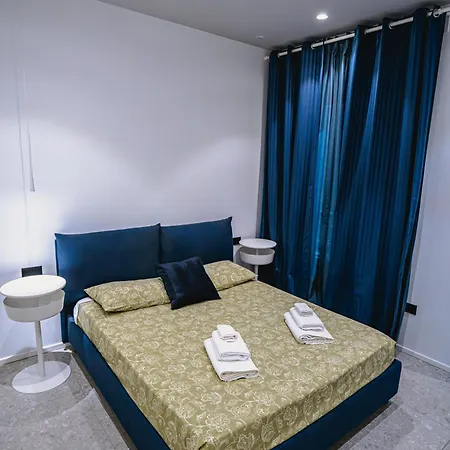 De Luca 6 - Vinto House Collections *