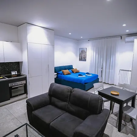 De Luca 6 - Vinto House Collections * Salerno